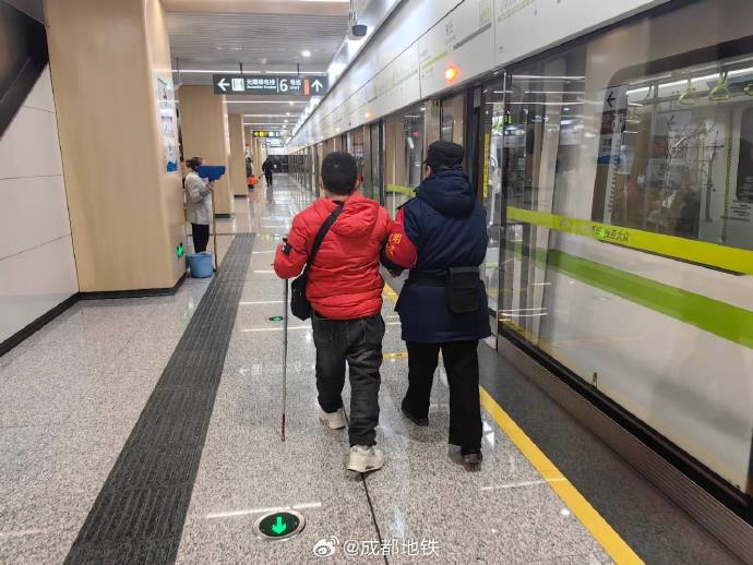 地铁上要了很多次地铁上要了很多次