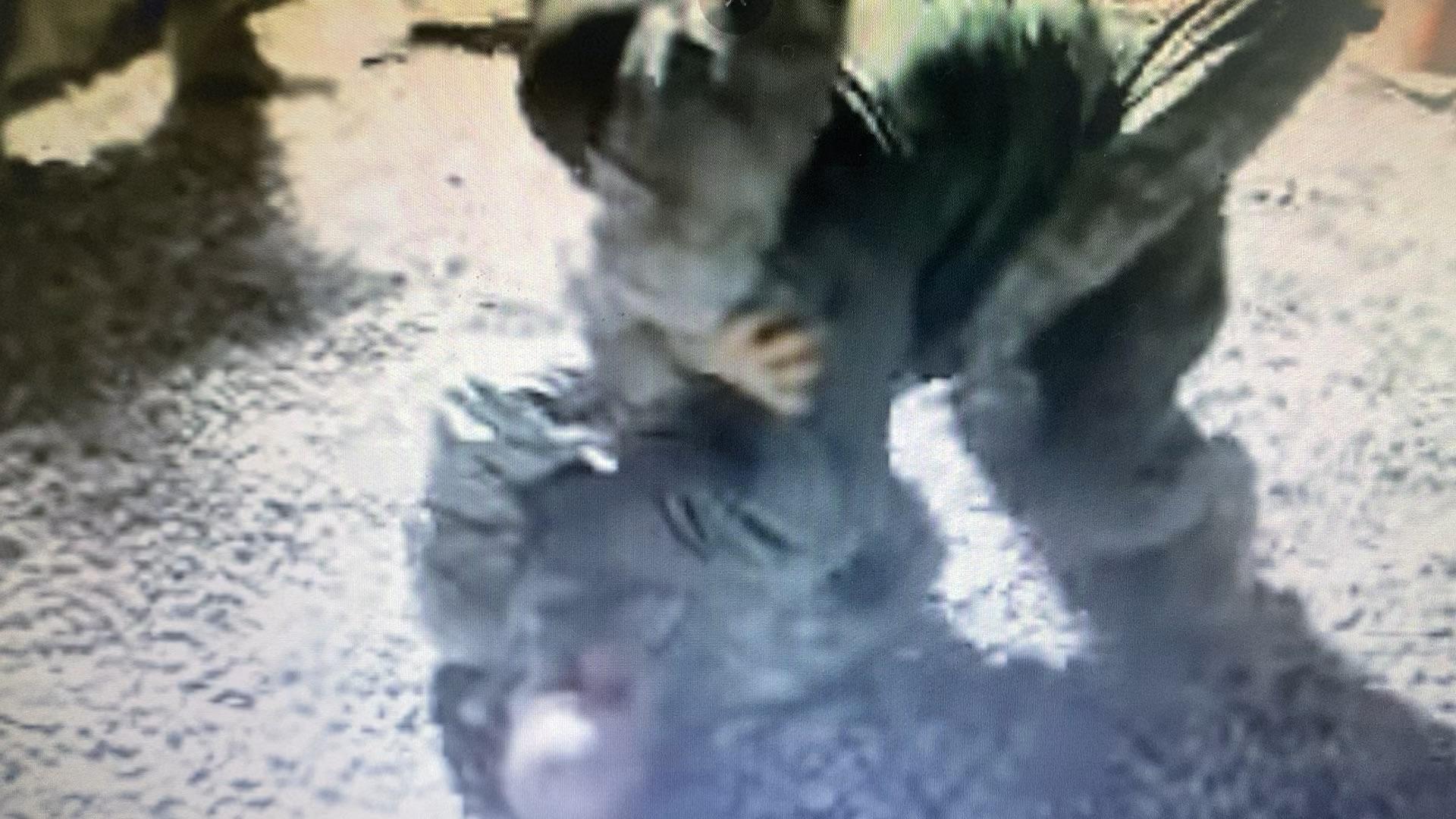男生憋尿被揉裆憋尿男生遭遇揉裆事件-第1张图片