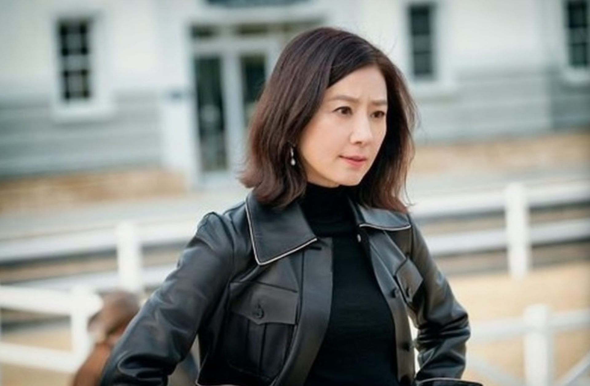 乱象之中的熟女世界——50岁女性的故事-第1张图片