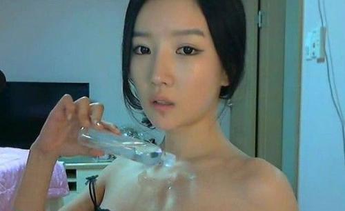 朴妮唛简介朴妮唛28部T图片精选-第1张图片