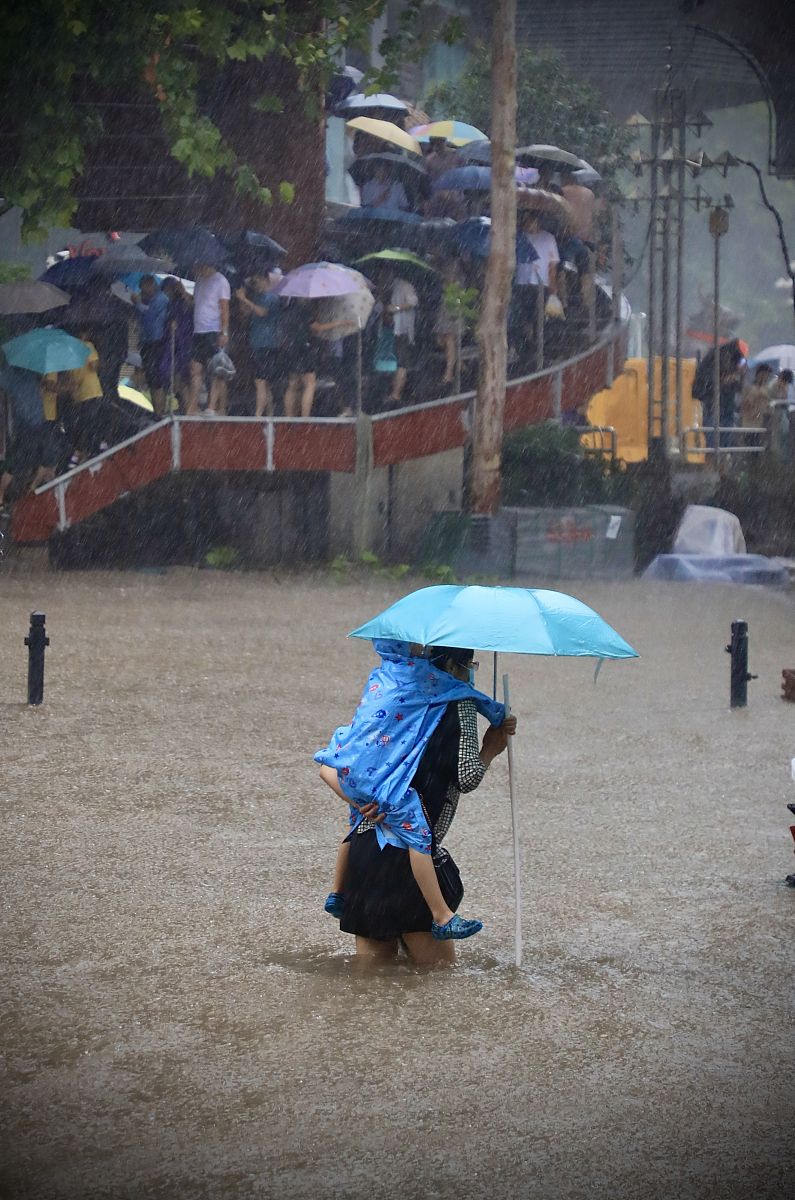 上海特大暴雨，暴雨肆虐下的城市挑战