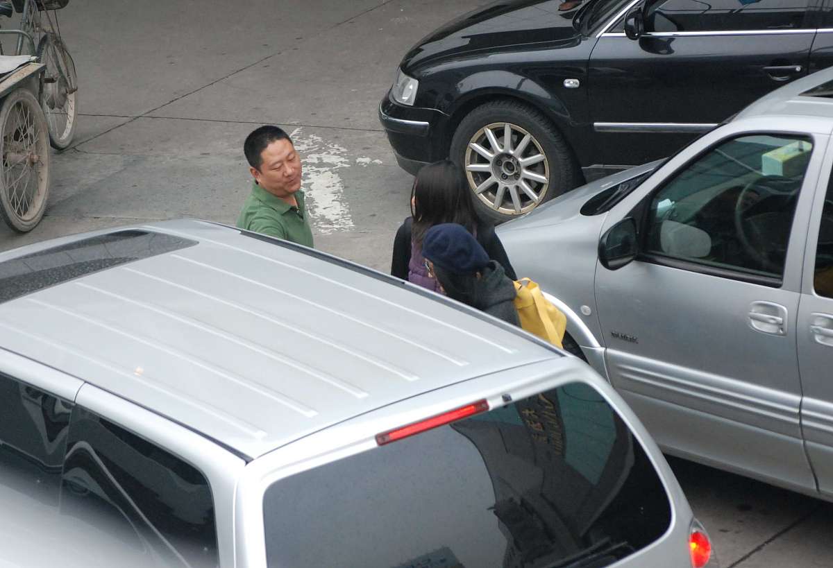 货车司机老周和跟车赵青小明货车司机老周与跟车赵青小明的故事-第2张图片