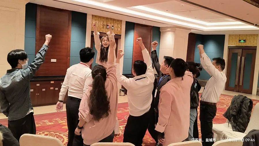 冰恋聊天室，心灵交汇的温暖港湾-第1张图片