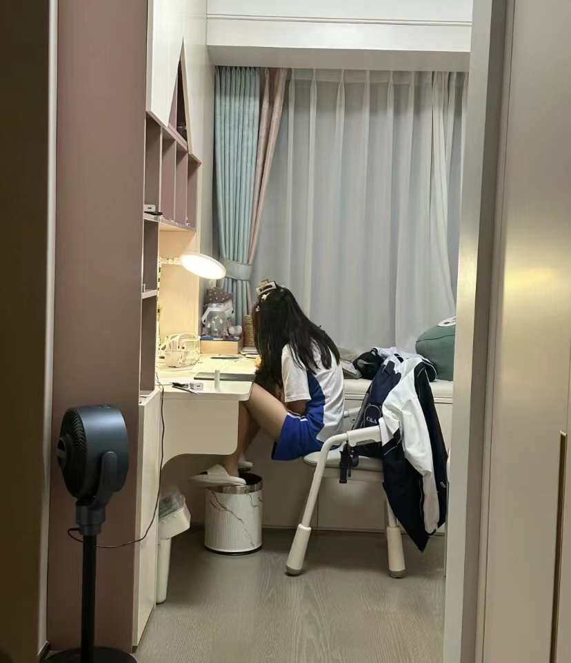 高三和妈妈租的房子