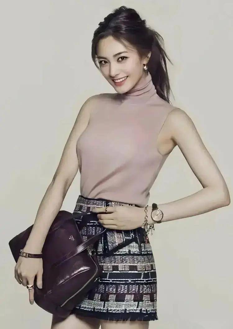 巨乳女主播，魅力四溢的直播女神