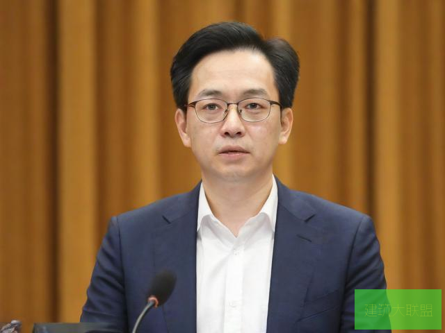 三级成人电彭三级成人电彭，探索与挑战